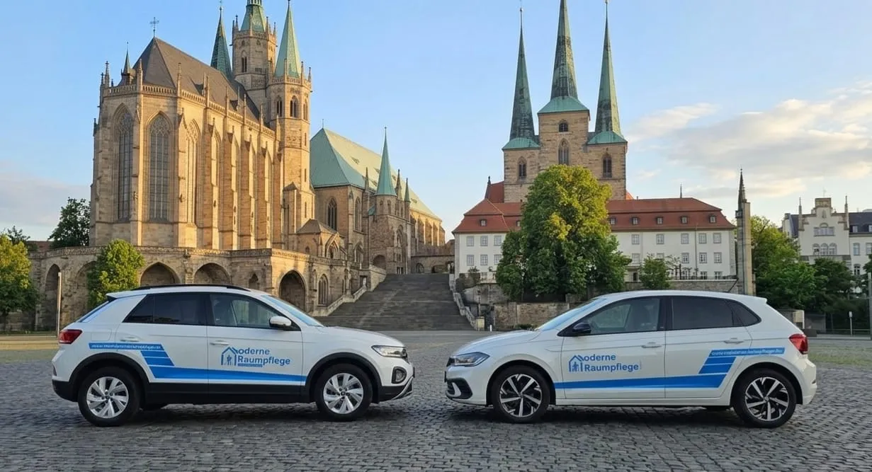 Moderne Raumpflege GmbH Boge - Gebäudereinigung - ein kommerzieller Schneepflug-LKW für den Winterdienst